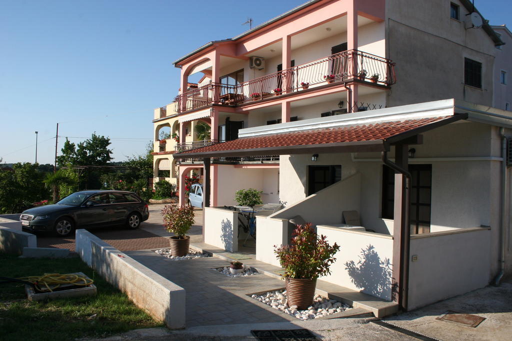 Guest House Zohil Rovinj Exterior photo